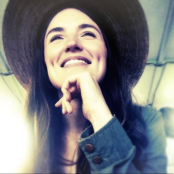 Meet your Posher, Meg - Picture 1 of 1